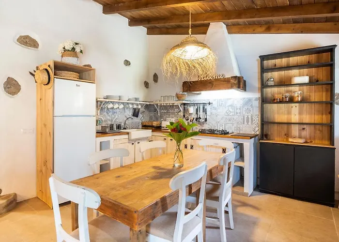 Villa El Pino Centenario 8 *